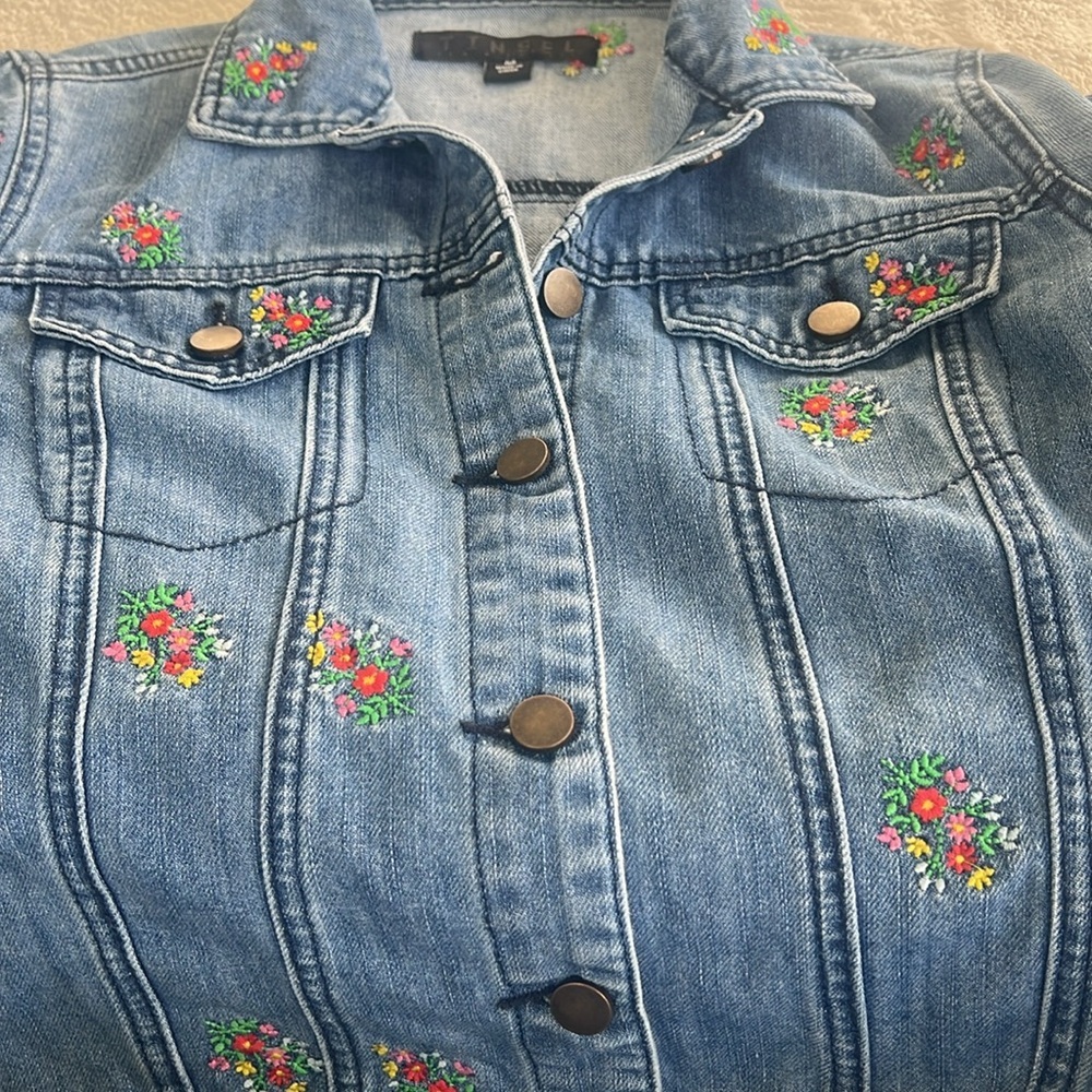 TINSEL Denim Couture Floral Embroidered Cropped Denim Jacket Medium Wash Boho M - Picture 16 of 16